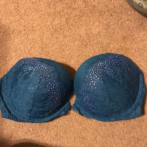 Limited edition VS fishnet embellished push-up - Picture 1 of 3